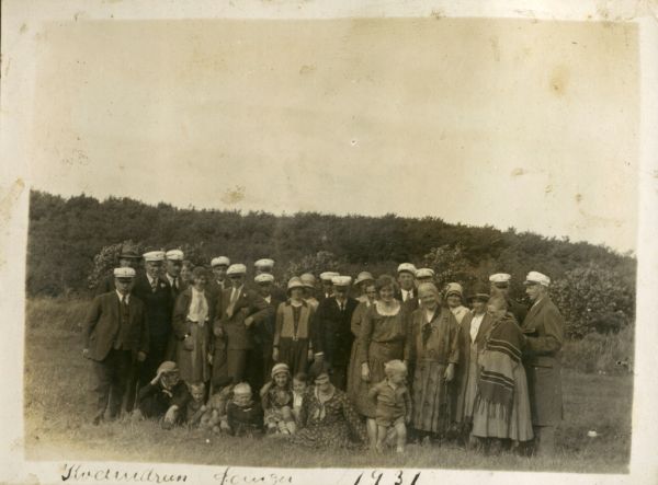 1931 Kværndrup Sangkor
Karl står bag damen i den prikkede kjole
Nøgleord: karl_rasmussen