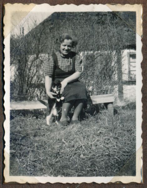 1941-04 Ellen Pliniussen, Kissendrup
Nøgleord: ellen_pliniussen