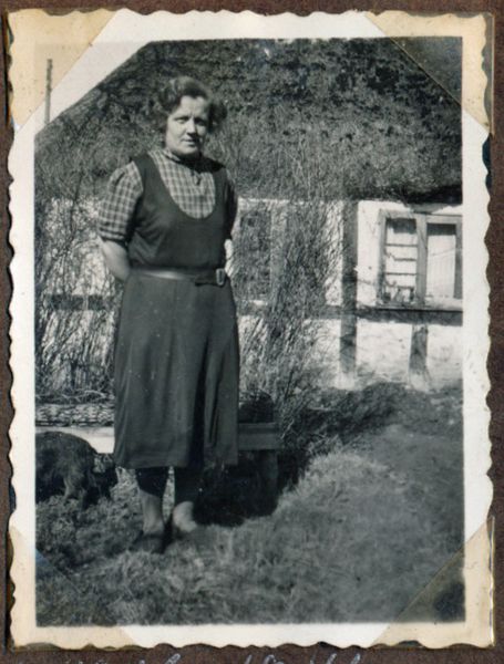 1941-04 Ellen Pliniussen, Kissendrup
Nøgleord: ellen_pliniussen