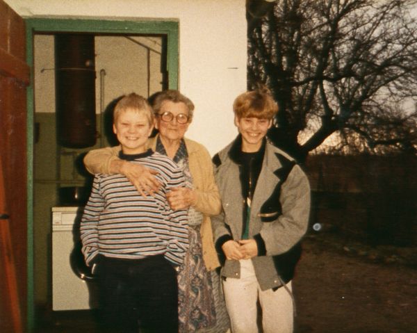 1985? Emma, Maibrit og Kenneth
Nøgleord: Trunderup;emma_andersen;mai_brit_jungqvist;kenneth_jungqvist