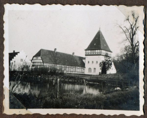 1941-04 Risinge Herregård
Nøgleord: risinge_herregård