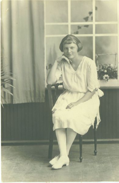 1922 ? Mabel Brandt konfirmation
Nøgleord: mabel_brandt;USA