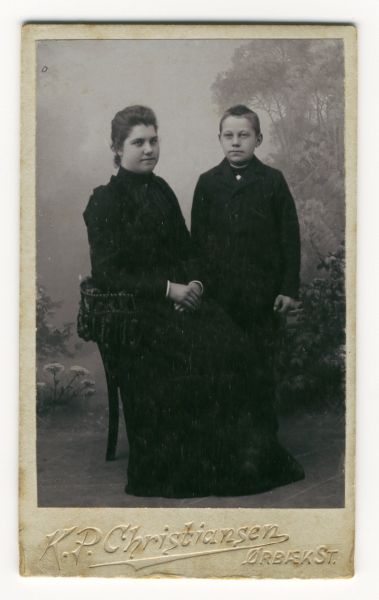 1903 Sofie og Johannes som  konfirmand (Karls søskende) okt.
Nøgleord: karl_rasmussen;johannes_rasmussen