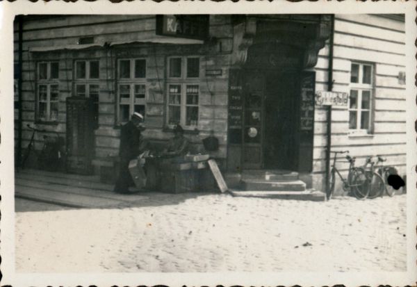 1941 - Cykelferie i Jylland
Billedtekst: "Gade i Vejle, ferien 1941" (det er Søndergade)
