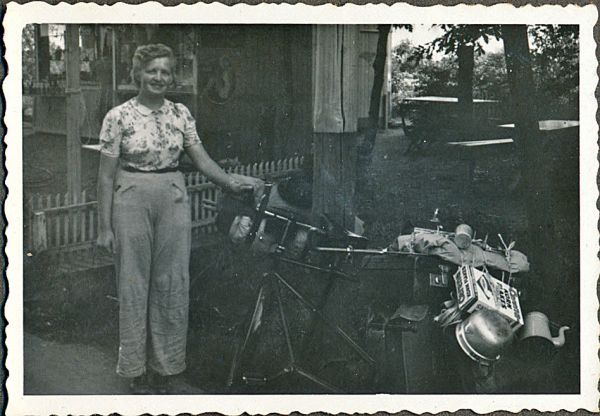 1941 - Cykelferie i Jylland
Billedtekst "Et hvil, ferien 1941"
Nøgleord: magna_kristensen