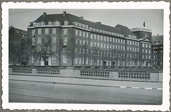 1942? Teknologisk Institut, København
Billedtekst: "Teknologisk Institut"
