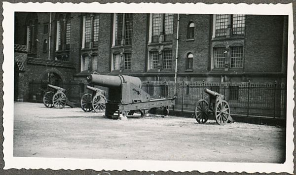 1942? Tøjhuset, København
Billedtekst: "Tøjhuset"
