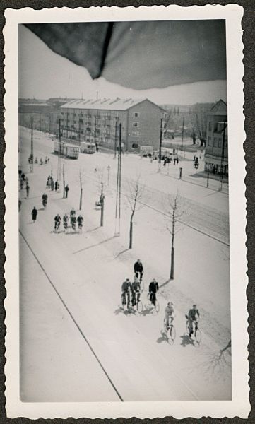 1942-05-10 København 
Billedtekst: "Staunings begravelse 1942" - Tror det er Kongens Lyngby hos Torvald og Sigrid
