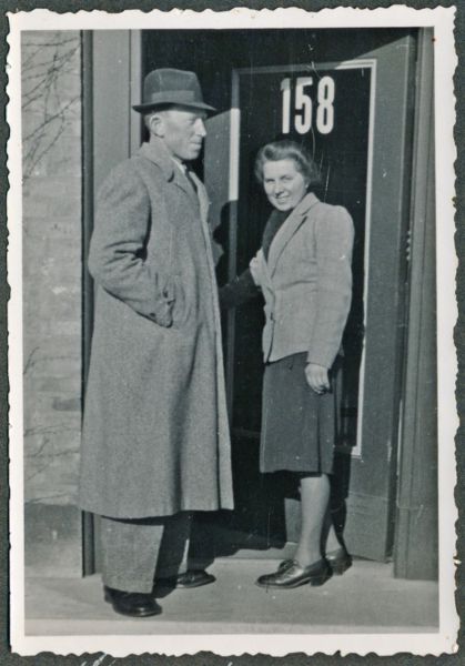 1942 Thorvald og Sigrid i Lyngby
Nøgleord: thorvald_andersen;sigrid_kristiansen