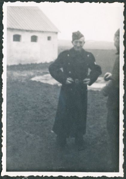 1943 Krogstrup 
Jakob i Leos uniform
Tekst i album: CBU i Jylland
Nøgleord: jakob_kristensen