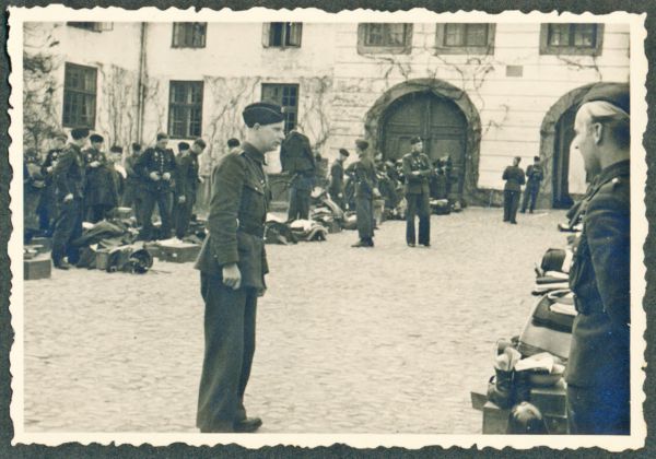 1943 CBU Sandholt Slot, Vester Hæsinge
